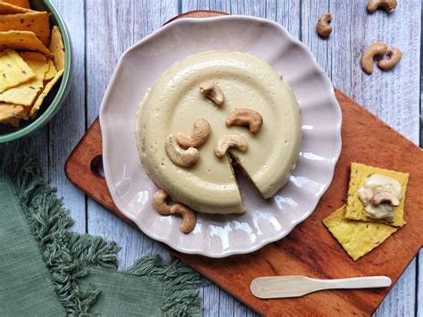 Vegana Come Queijo - Como fazer queijo vegano fácil, com dicas e substituições - Receiteria