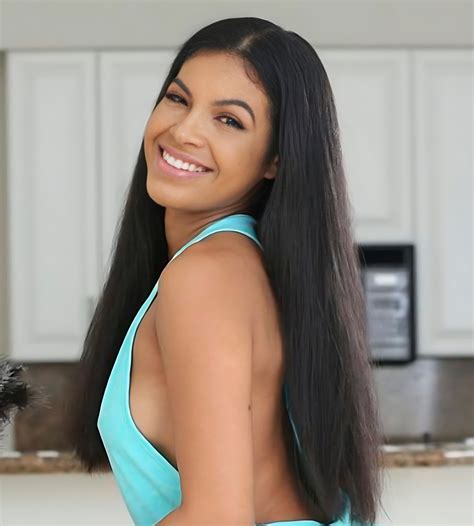 Maya Farrell (Actress) Wiki, Age, Biography, Net Worth, Boyfriend