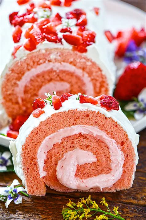 Strawberry Roll Cake | Swanky Recipes