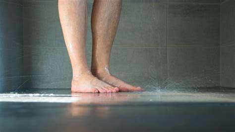 What would happen if you didn't shower for a year?