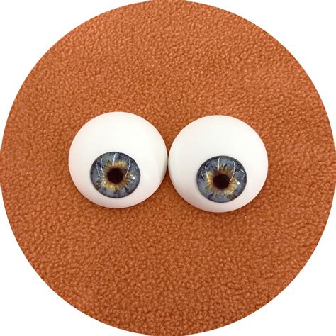 PUPPET EYES – Puppet Pelts