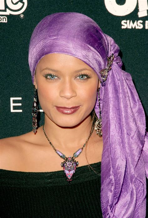 Photo : Blu Cantrell à West Hollywood, le 14 novembre 2004. - Purepeople