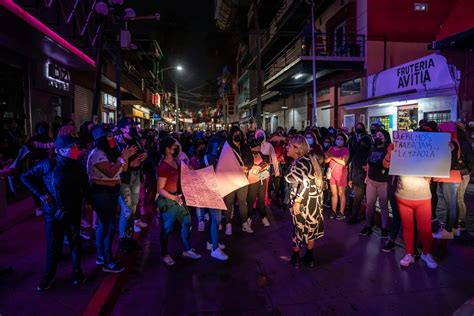 Protesta de sexo servidoras contra el propuesto secretario de seguridad