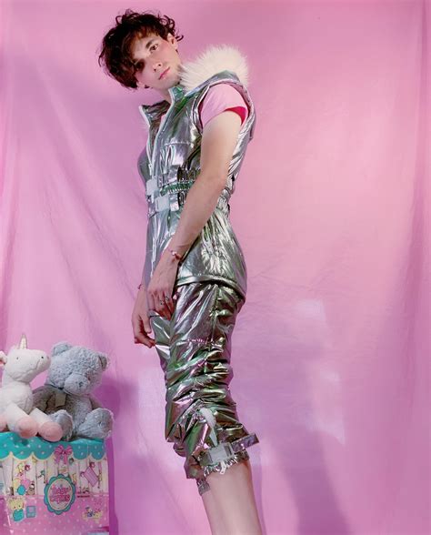 Femboy little in California (Los Angeles) looking to make new friends ...