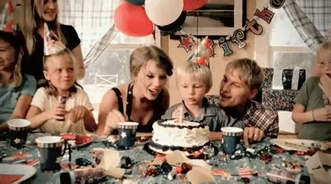 Birthday Party GIFs | GIFDB.com