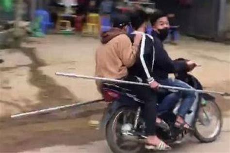 Nhóm thiếu niên mang 'phóng lợn' náo loạn đường phố ở Hòa Bình - Báo ...