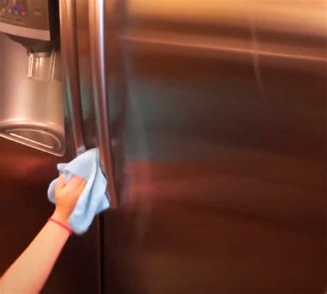 how to clean stainless steel fridge without streaks
