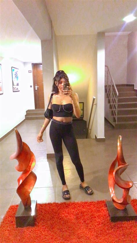 Vicky banks♓ (@vicky_banks_world) • Threads, Say more