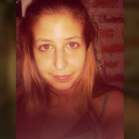 Nereida Flores – Medium