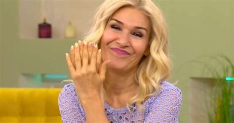 Petel.bg - новини - Има ли Гала 6 пръста на ръката