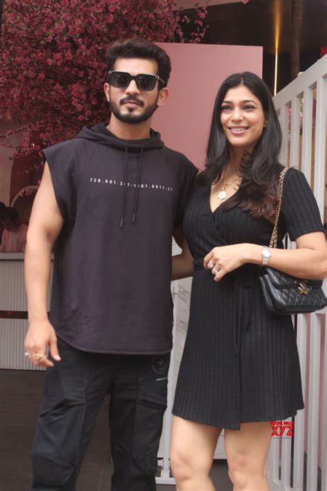 Arjun Bijlani Snapped At Pink Wasabi Juhu - Gallery - Social News XYZ