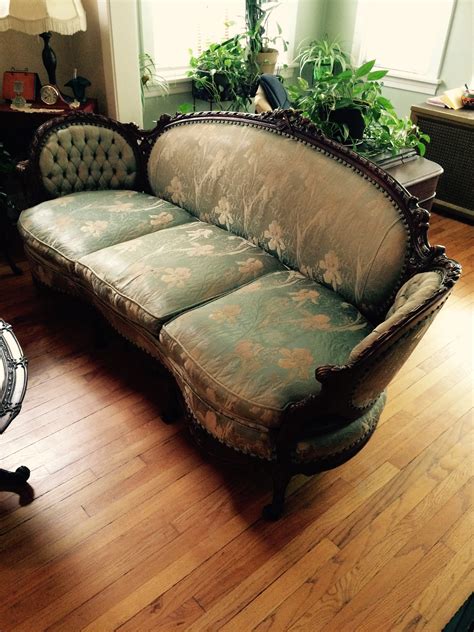 Antique couch by Homer Brothers | InstAppraisal