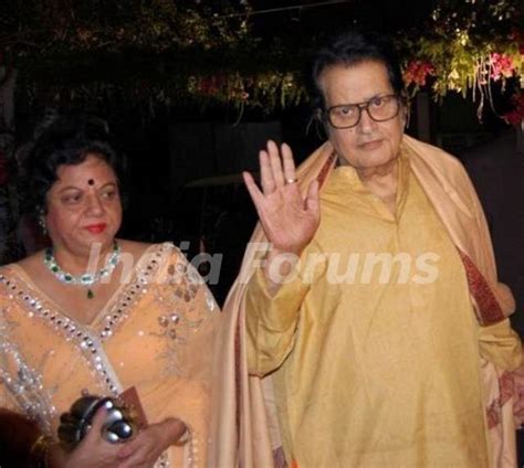 Manoj Kumar with his wife Photo
