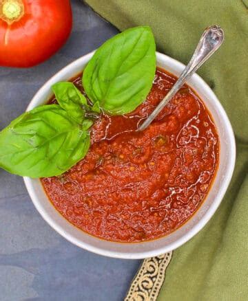 Homemade Tomato Sauce (Easy Recipe With Fresh Tomatoes)