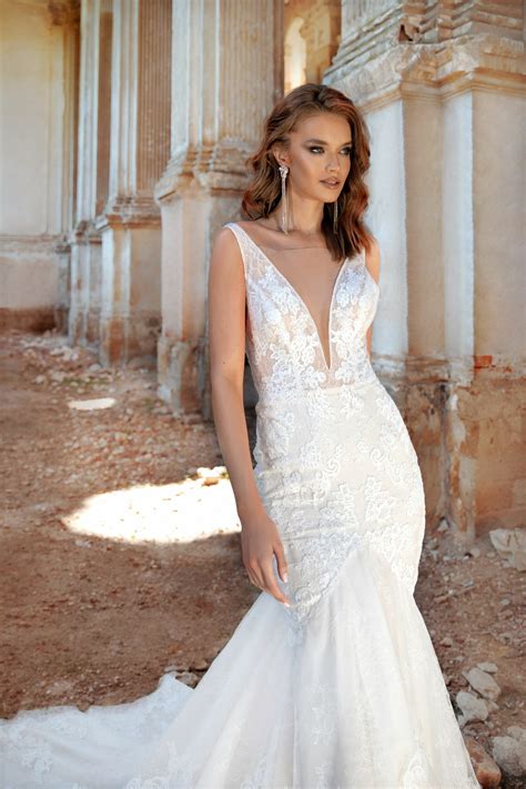 Golden Sun : Wedding dress 231 URSULA