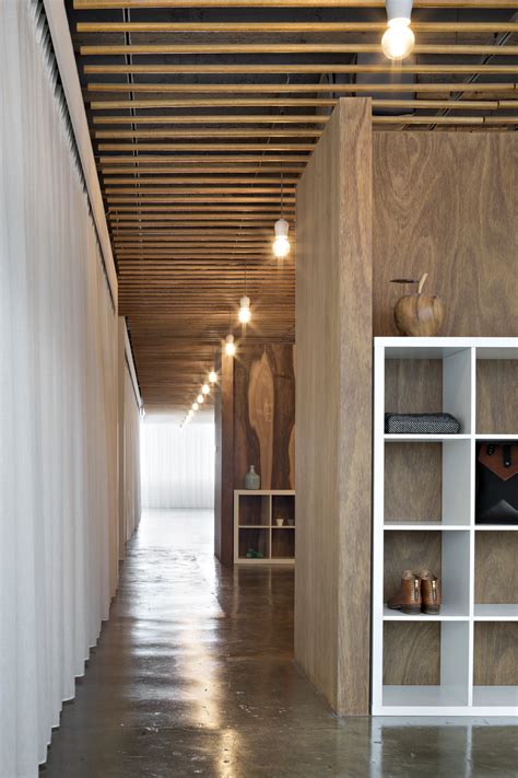 Barre Body | CURTAIN MACHINE