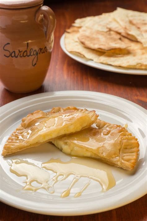 Seadas Sardegna stock image. Image of recipe, peel, pastry - 91239221