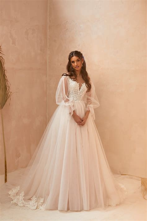 Off the shoulder floral appliques a line silk tulle wedding dress – Artofit