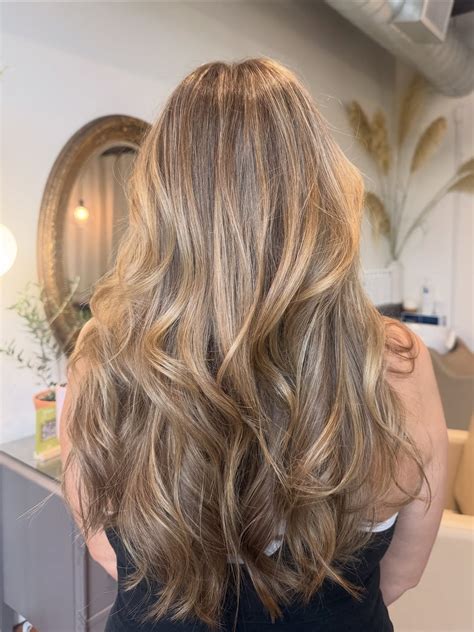 15 Best Honey Blonde Hair Color Ideas 2026 – DreamBundles
