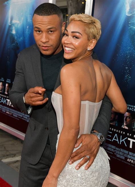 Top 5 Forum Phun Celebrity Extra Moments That Defined The Decade Image 13
