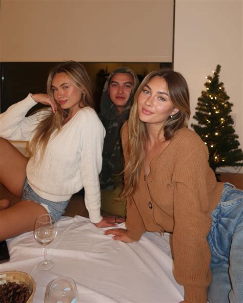 Taylor Morland | just some friends givin thanks🍸 🍽️🦃 | Instagram