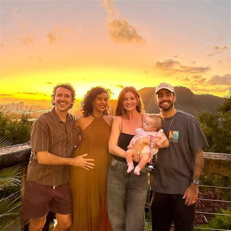Cynthia Martins Marido E Filhos - Jornalista Aline Midlej e marido recebem Cintia Dicker e Scooby em chá ...