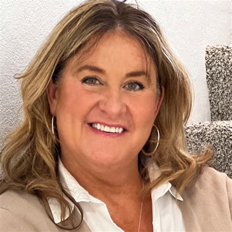 Valery Roberts-Ropp, Hutchinson, KS Real Estate Broker/Co-Owner - RE