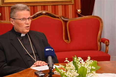 nadbiskup hranic  novim preporukama za vjerska okupljanja moje dakovo