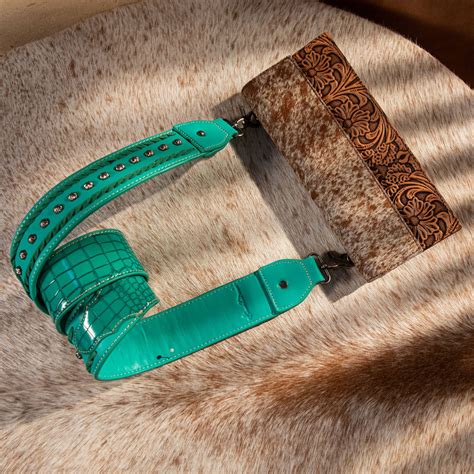 PST-1010 Montana West Western Guitar Style Croc Print Crossbody Strap