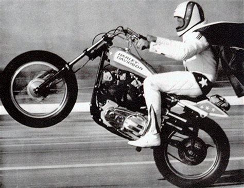 Evel Knievel - 19 Car Jump - Silodrome