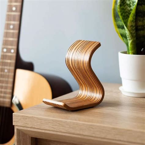 Cell Phone Wood stand - Kelle's Space